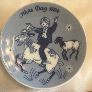1974 Porsgrund Mother's Day plate
Porsgrund
Item no:
PM1974
